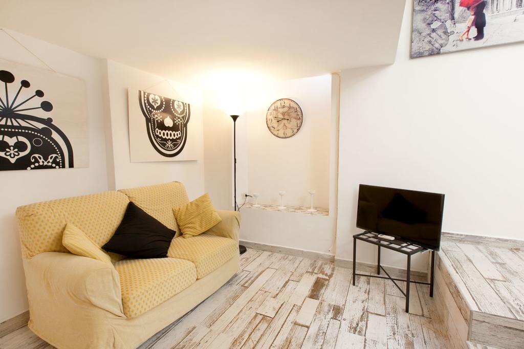 Colosseo Accomodation Daire Roma Dış mekan fotoğraf